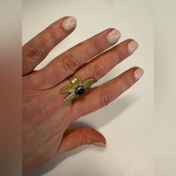 Gold Starfish Ring with Black Stone - Picture 9 of 10